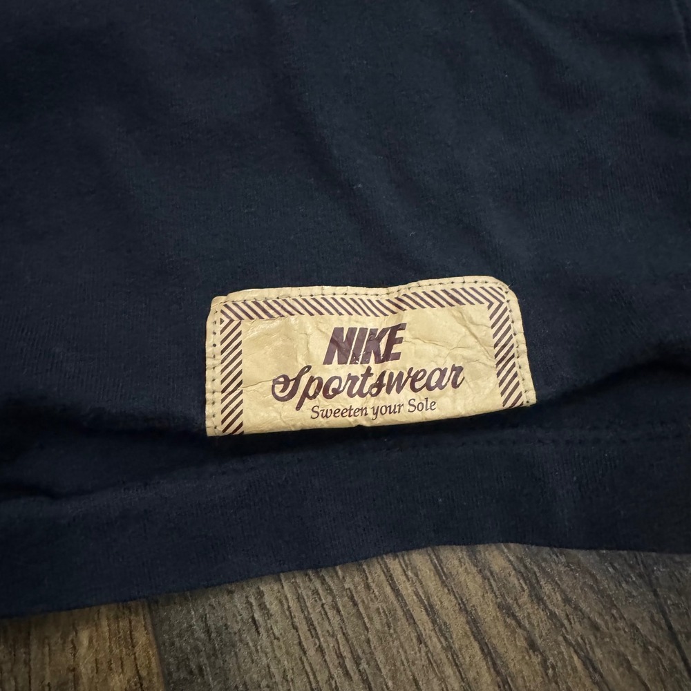 Nike Sportswear Standard Issue Coffee Bean Daily Routine T-Shirt Black DX1075 XL - Picture 2 of 4